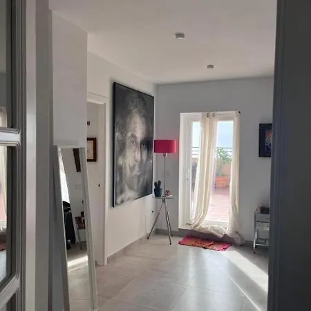 Apartamento Espectacular Atico Con Vistas Al Mar Y La Montana